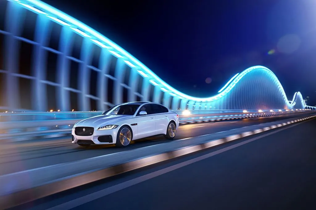 The 2016 Jaguar XF has a touchscreen interface