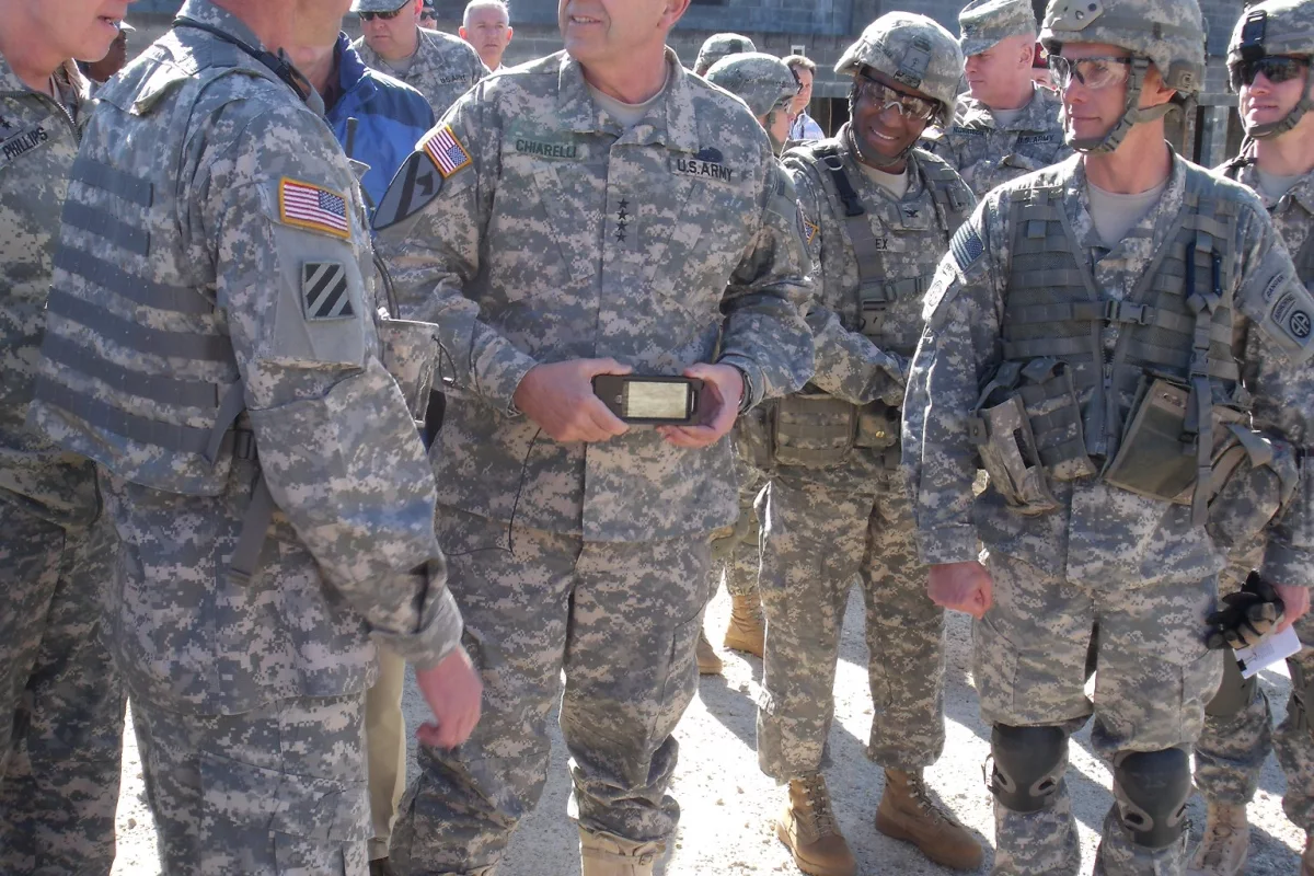 Soldiers at the recent Fort Bragg exercise, in which they trialled tactical smartphones (Photo: Ashley Blumenfeld, JPEO JTRS)
