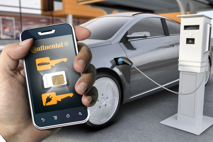 Continental's smartphone system replaces the car hire station and the car key