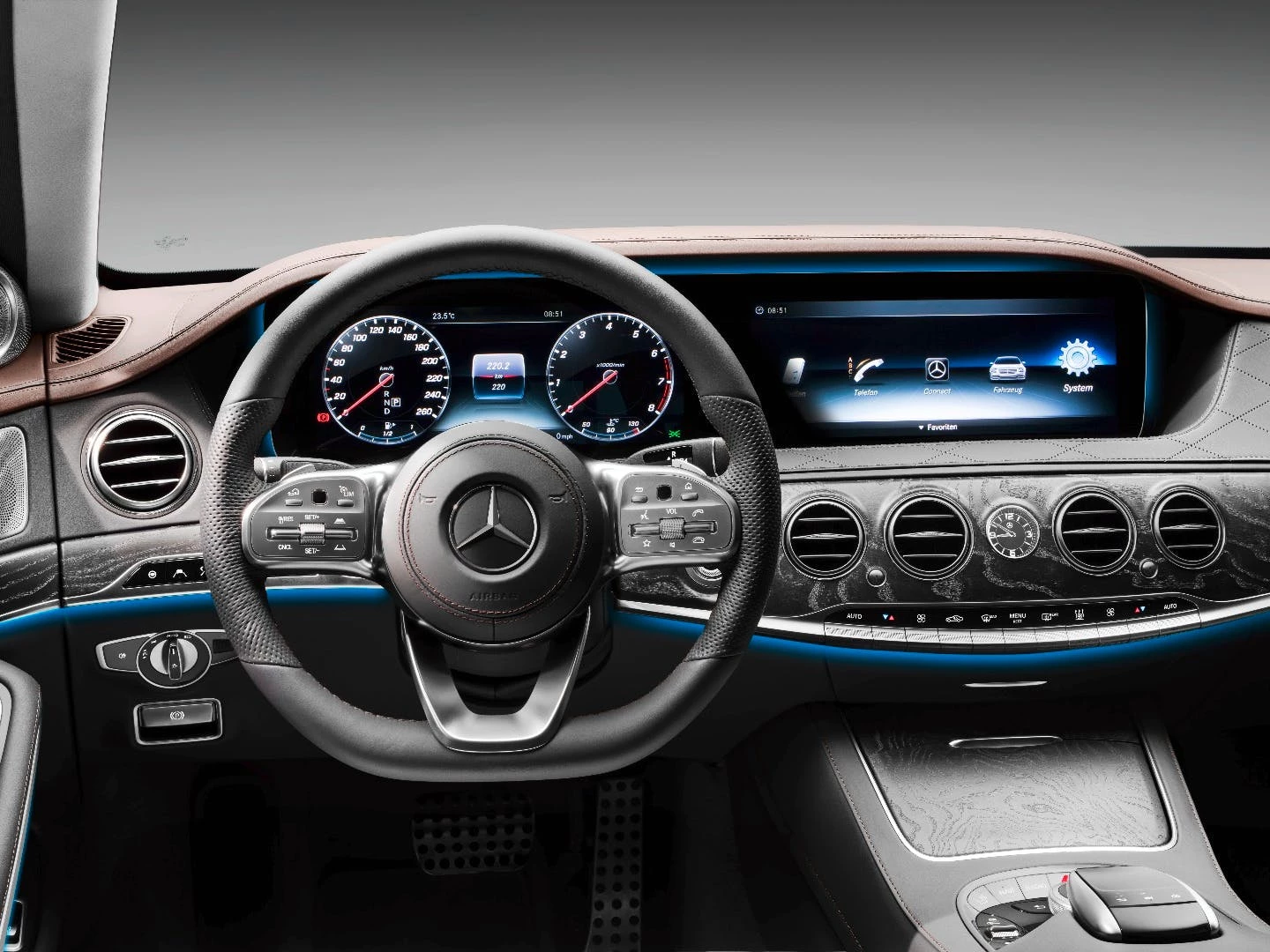 Although it's a semi-autonomous vehicle, this big round thing is still necessary in the S-Class