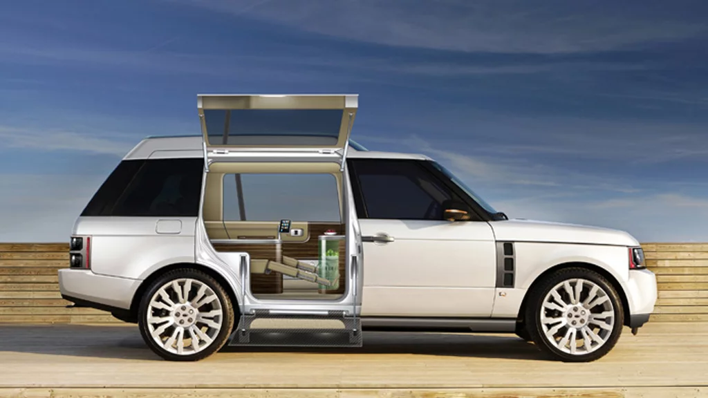 The rear doors of the Q-VR open up instead of out