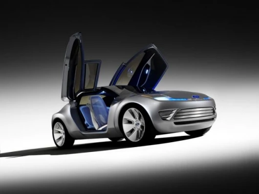 The reverse butterfly doors offer easy ingress and egress to front and rear seats.