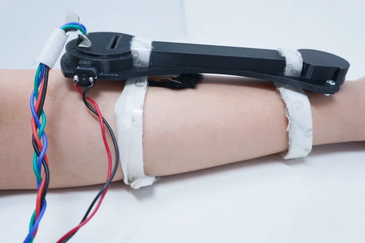 The forearm-brushing device utilized in the study