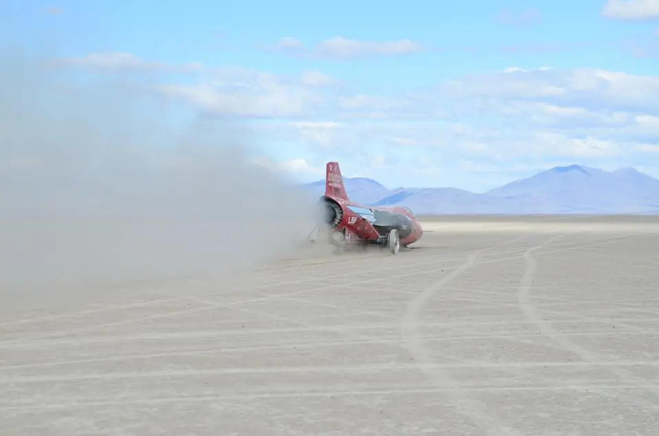 According to its creators, the Eagle is capable of contesting the existing world land speed record of 761 mph (1,225 km/h)