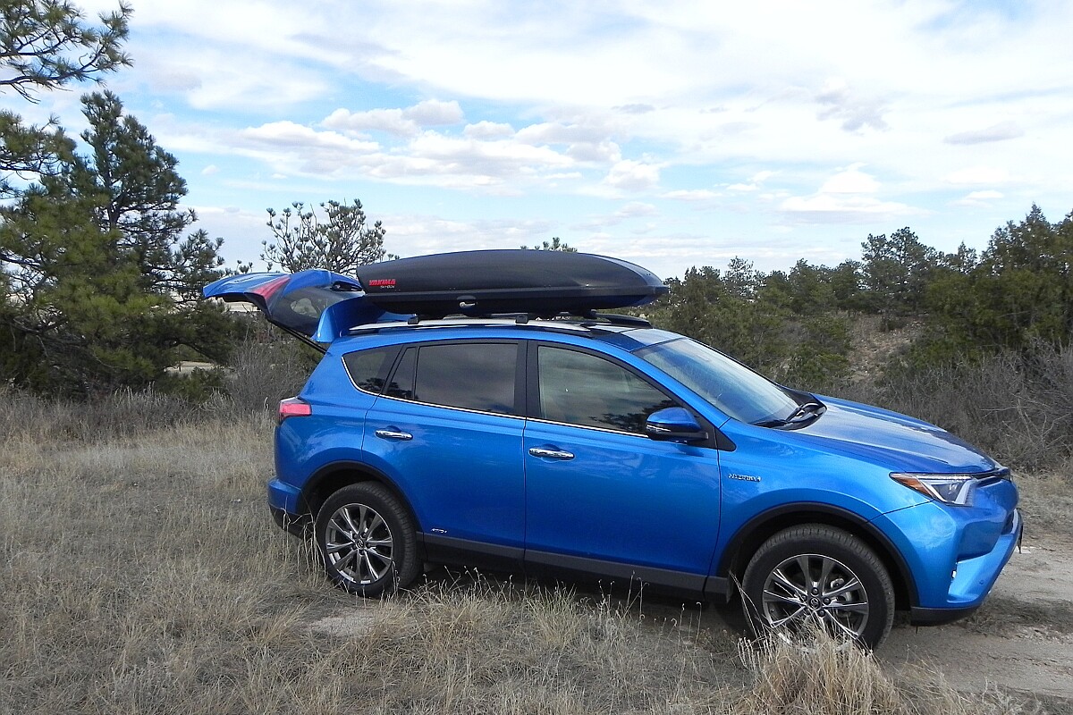 Review 16 Toyota Rav4 Hybrid Offers Surprisingly Good Efficiency