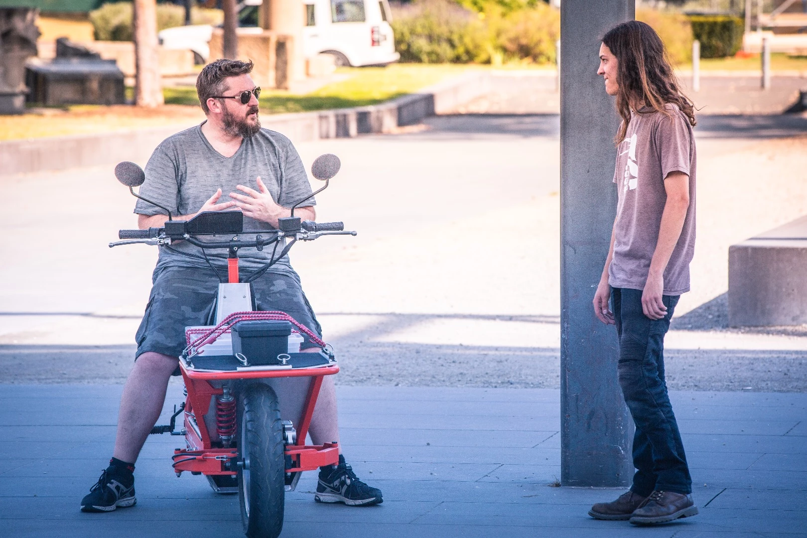 Gizmag's Loz Blain discusses the EsCargo with inventor Oscar Fehlberg