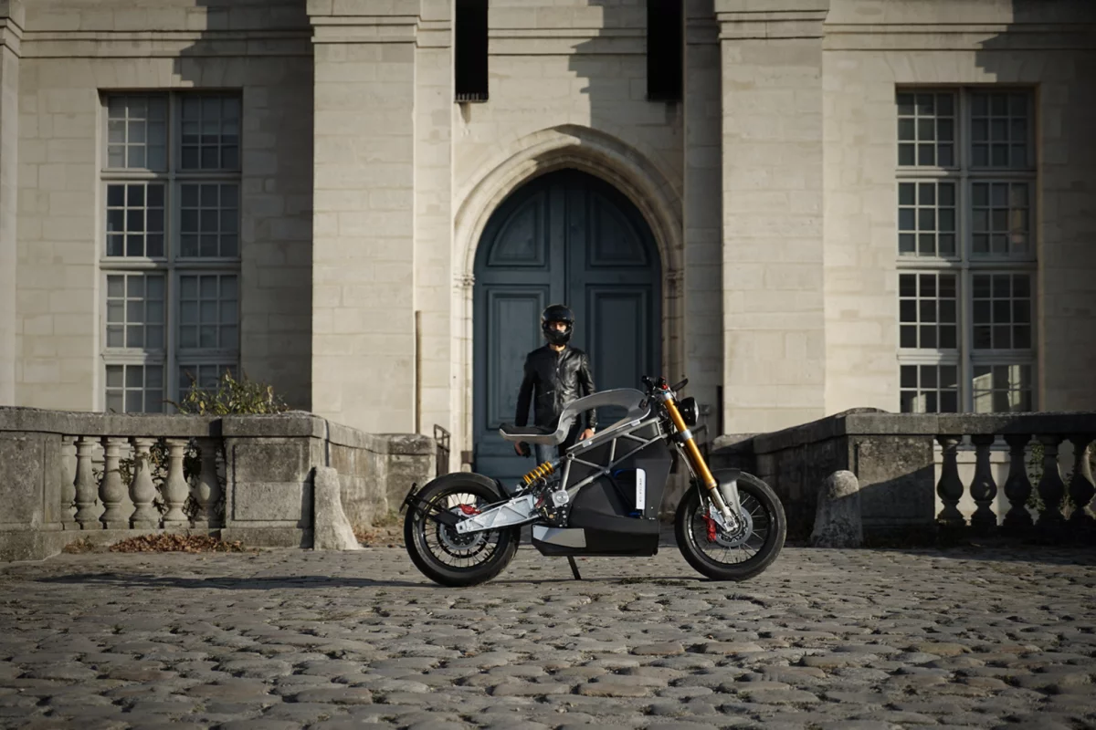 The Essence e-Raw: a two-wheeled test of valor