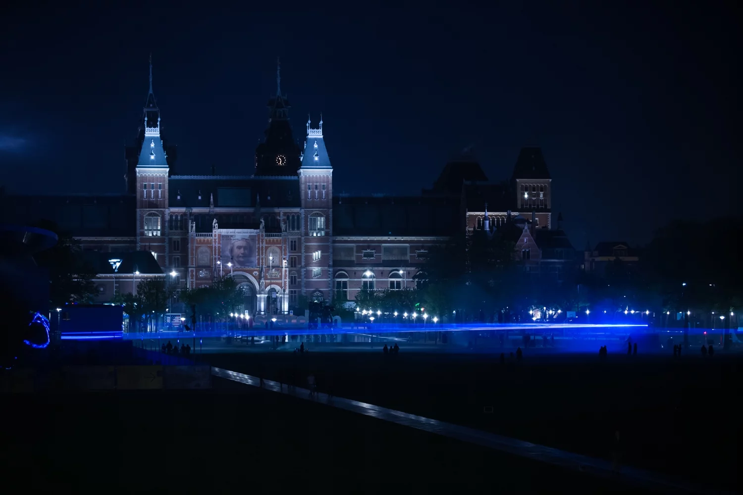 Waterlicht has been installed adjacent to the Rijksmuseum