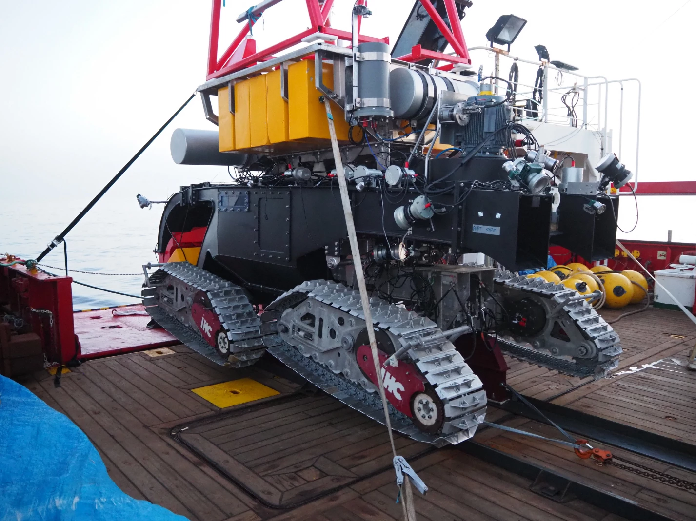 The Apollo 2 is designed to collect nodules of valuable metals from the seafloor with minimal environmental disruption