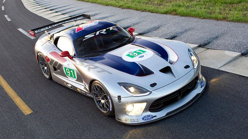 The 2013 SRT Viper GTS in race trim