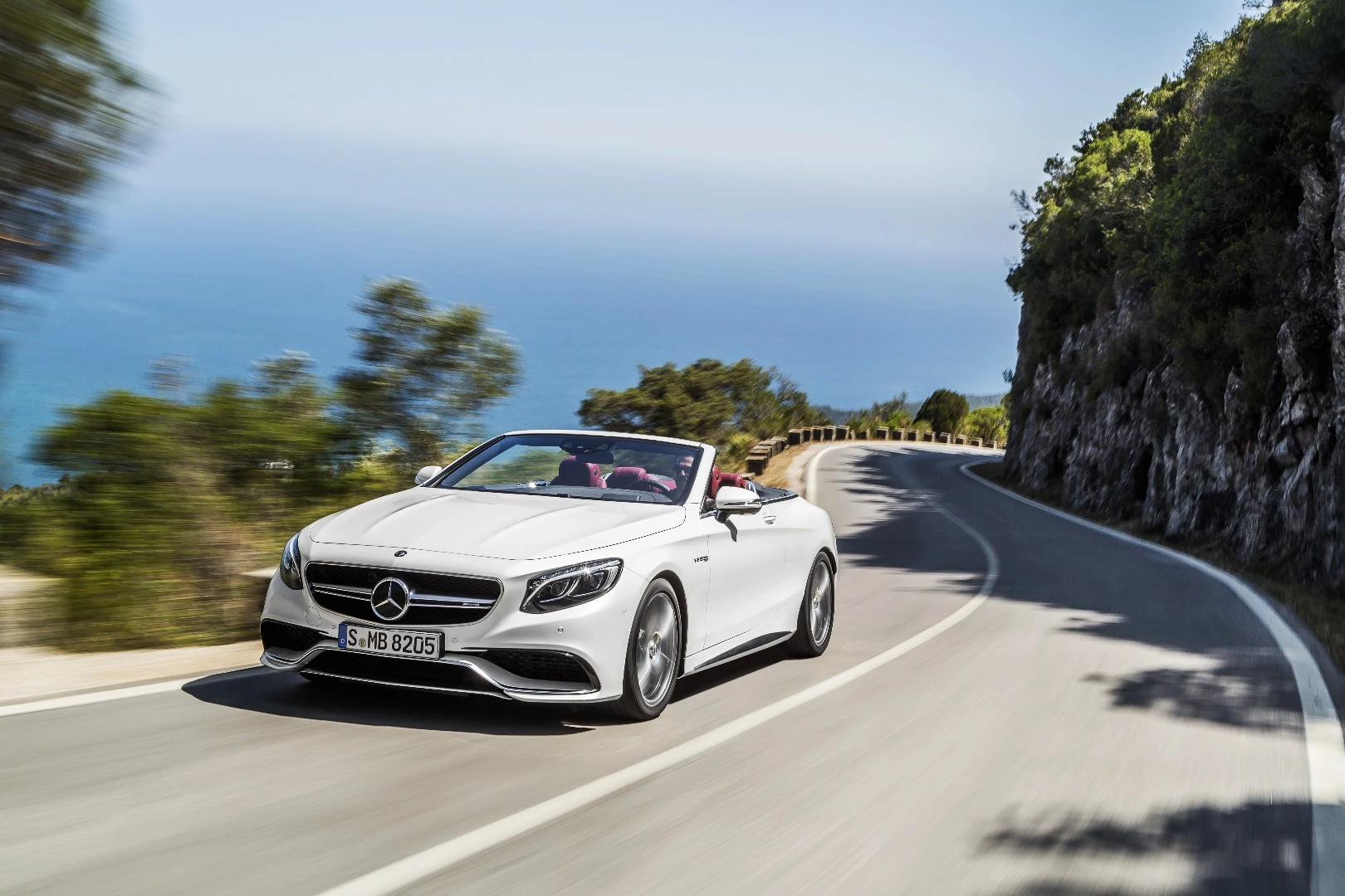It might have lost the roof, but Mercedes claims the S-Class Cabrio is rigid without being any heavier than the Coupe