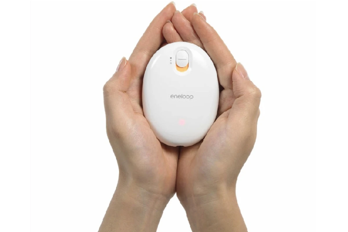 The single-sided Sanyo eneloop Kairo hand-warmer is a great pocket-filler this Christmas