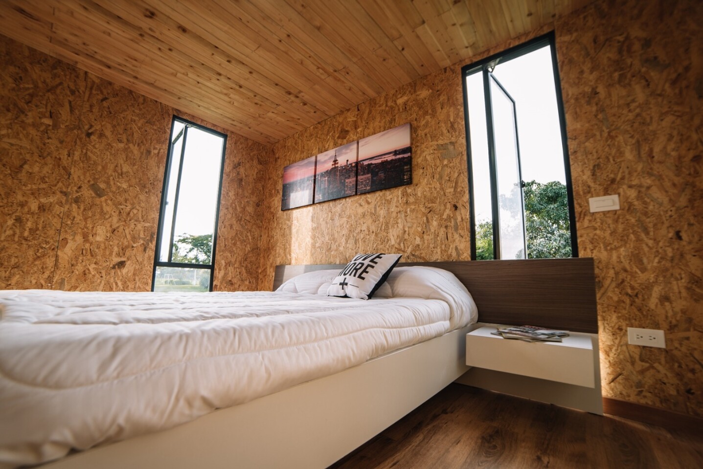 The 36 sq m (387.5 sq ft) "medium" VIMOB has one more room than the small version, which could be used to accommodate guests or as a study