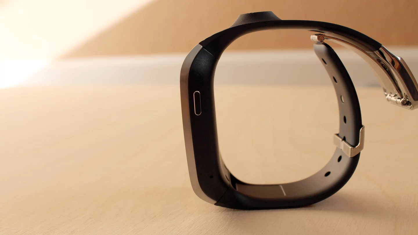 The Gear is 11.1 mm thick