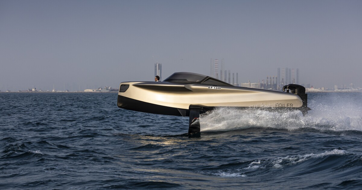 Enata's 2020 carbon fiber Foiler hydrofoil power boat