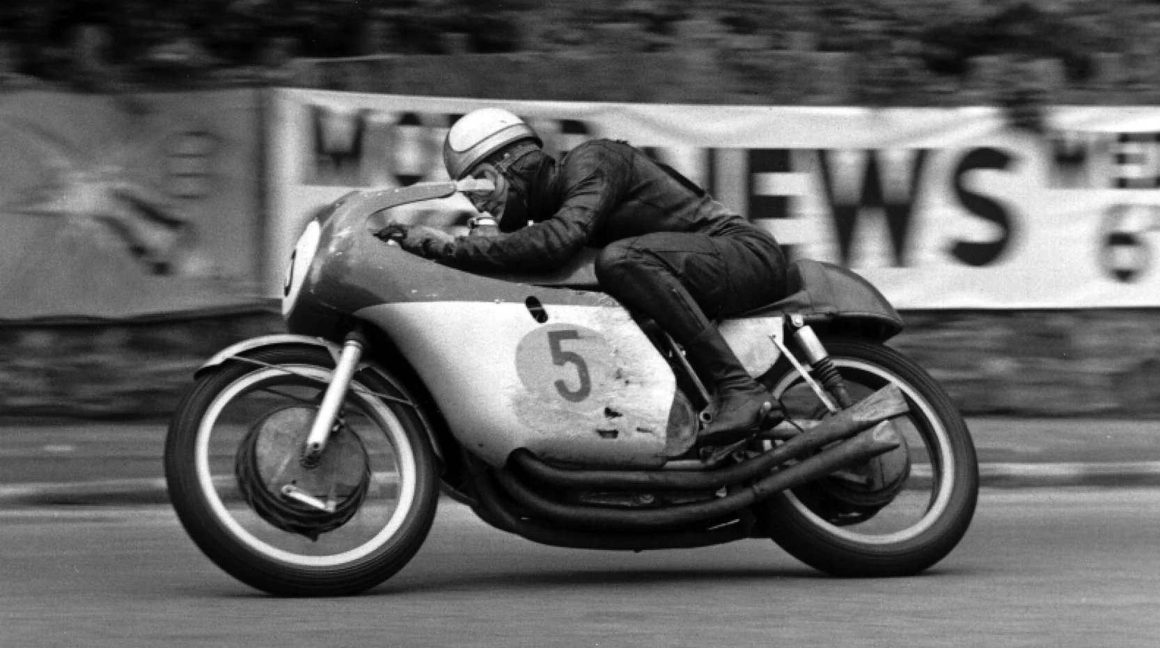 Mike Hailwood on the Honda 500