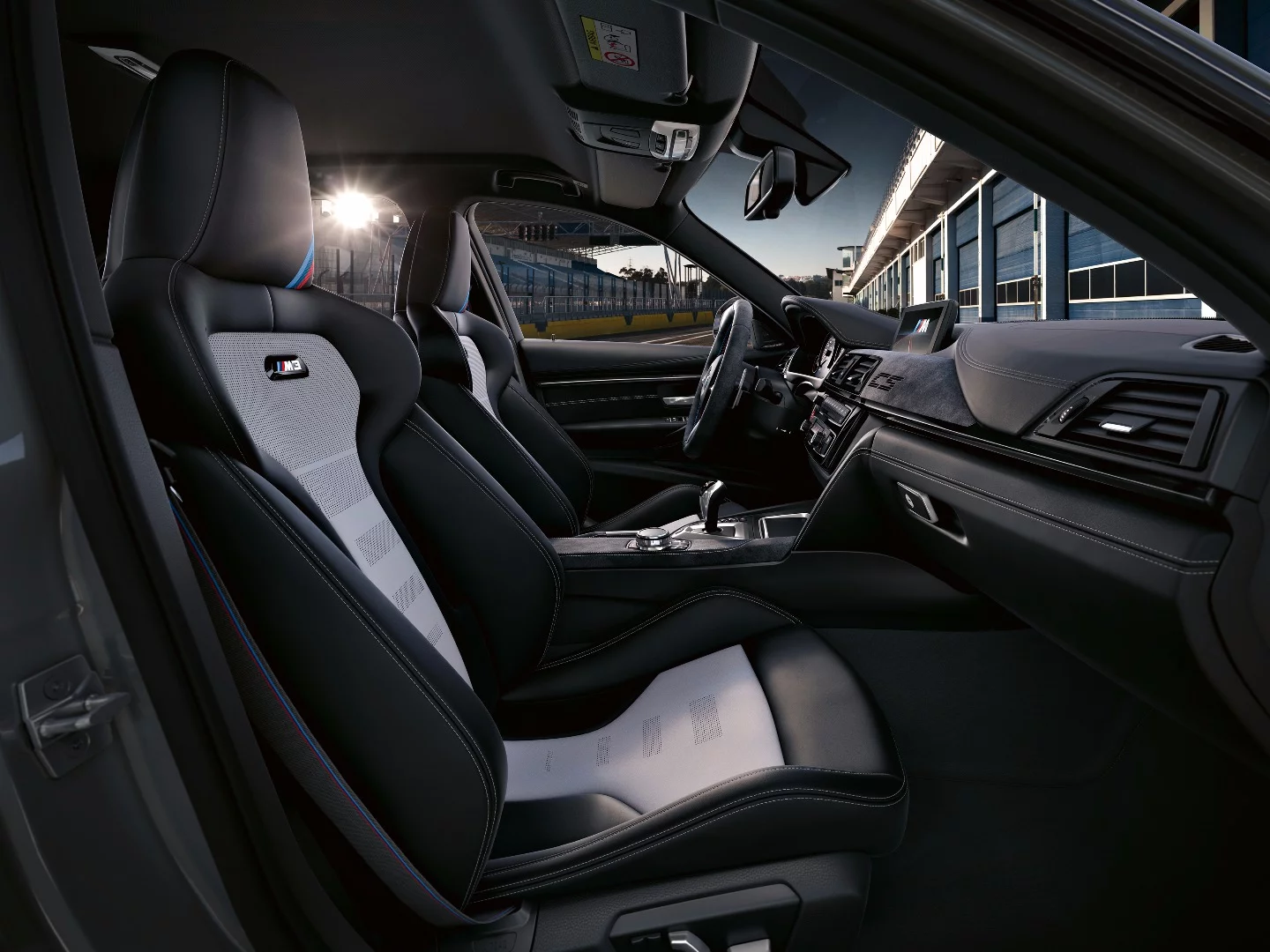 The interior continues the well-balanced blend of luxury and sportiness with extensive use of leather and Alcantara in two-tone silverstone and black