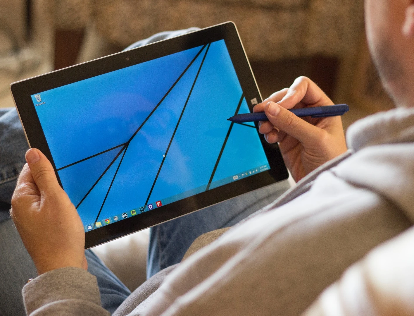 The pen comes in handy for navigating the Windows desktop (Photo: Will Shanklin/Gizmag.com)