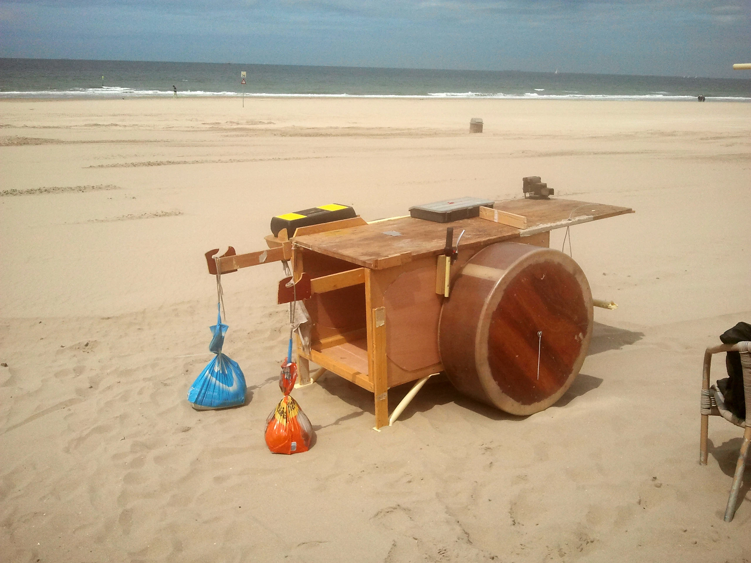 The electric carriage that Theo built to help him pull the creatures without volunteers to help out (Photo: Theo Jansen)