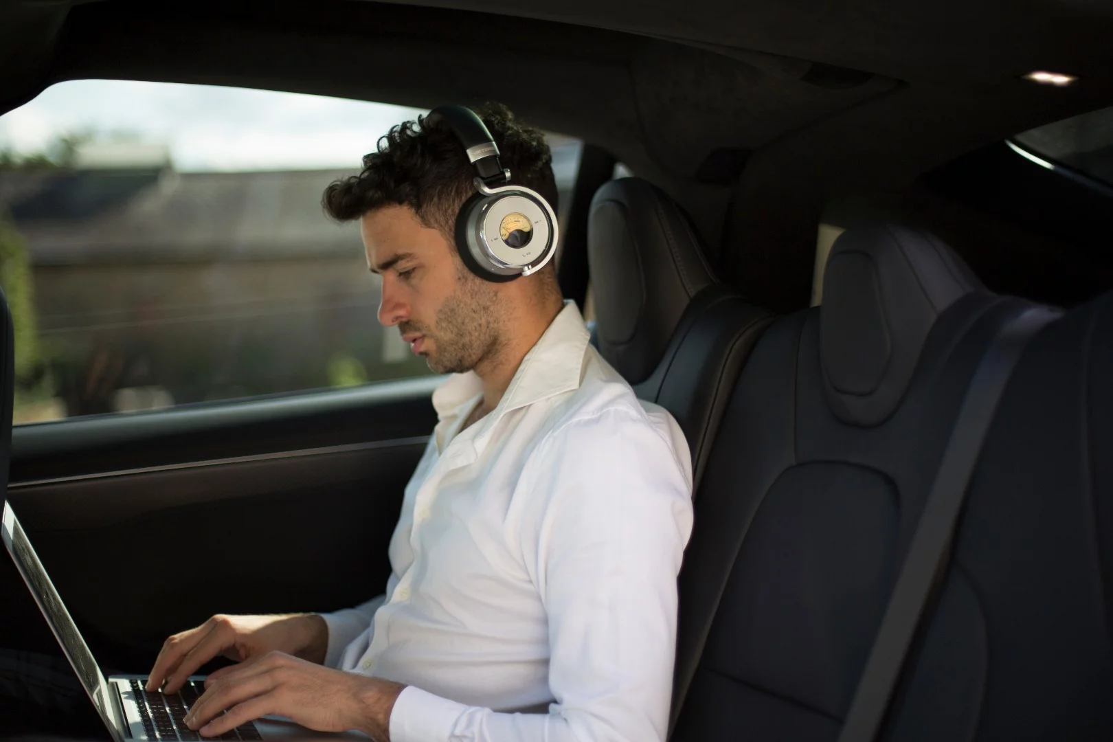 Active noise cancellation should help keep ambient noise from spoiling the music delivered through 40 mm dome drivers