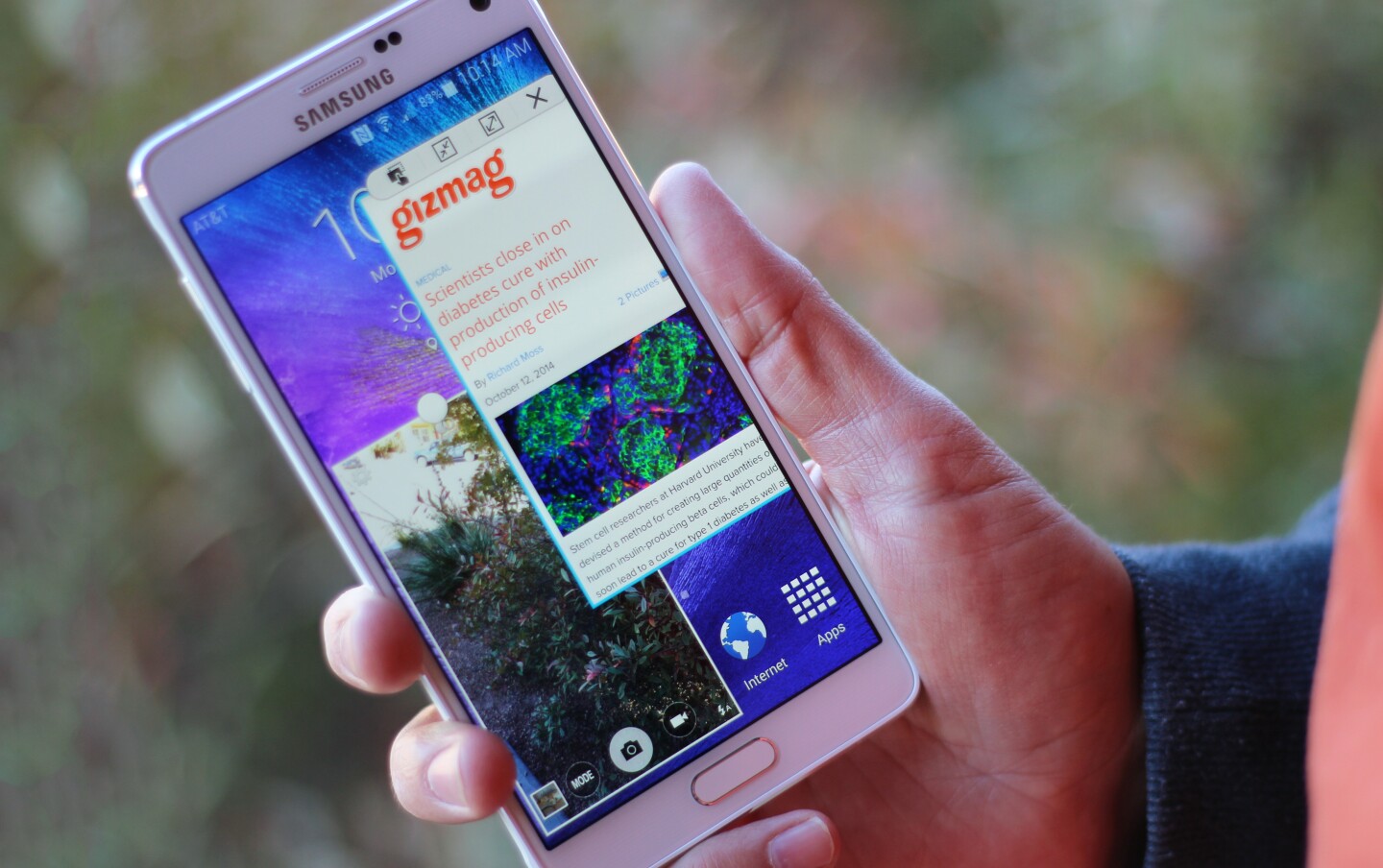 Two pop-up windows on the Samsung Galaxy Note 4 (Photo: Will Shanklin/Gizmag.com)