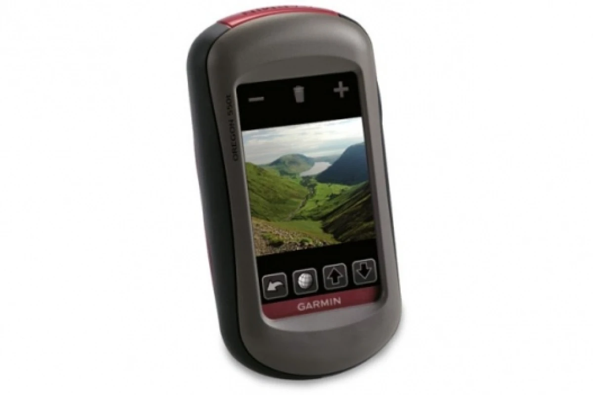The Garmin Oregon 550 with built in 3.2 mega pixel camera