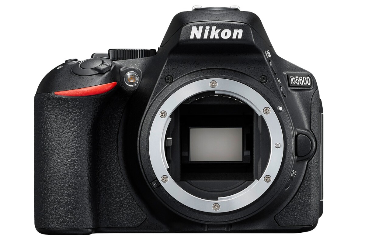 d5600 offers constant smartphone connection