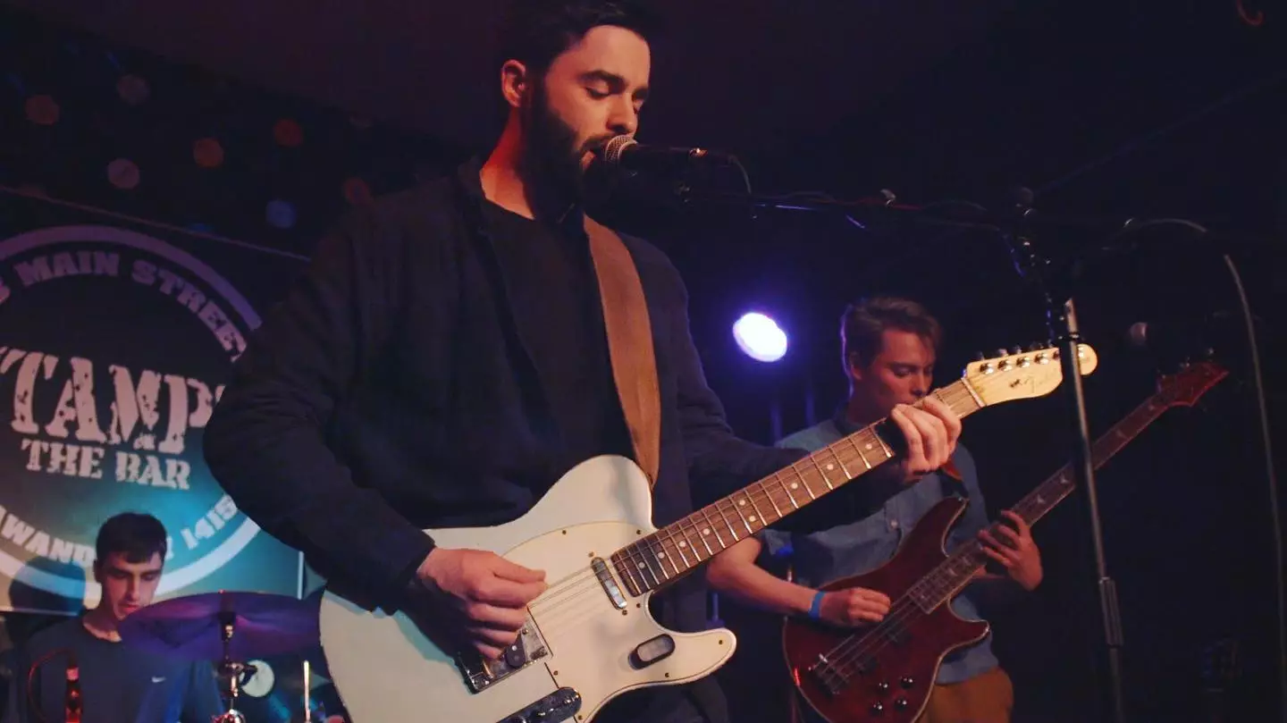 The single-button Airpatch controller has a Momentary mode that activates the wirelessly-connected effects only while the button is held down