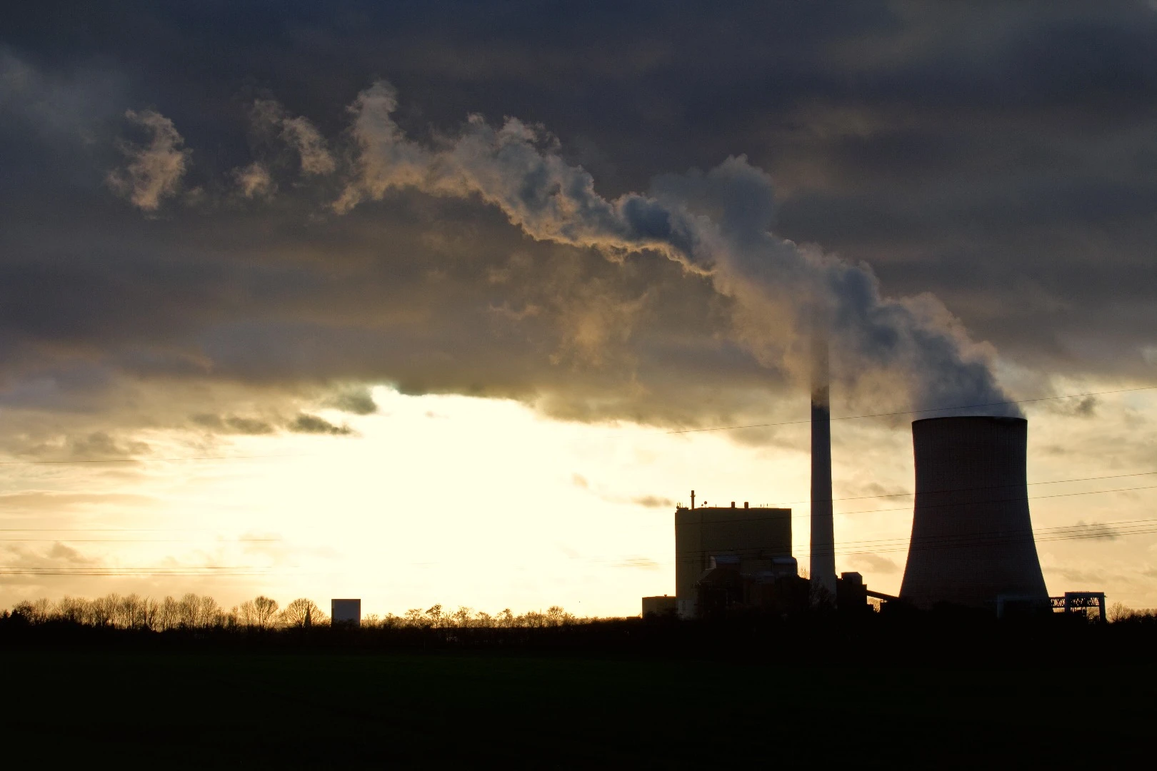The researchers say that with a physical area less than 10 percent the size of the Sahara Desert, the method could cut concentration of CO2 in the atmosphere to pre-industrial levels within 10 years