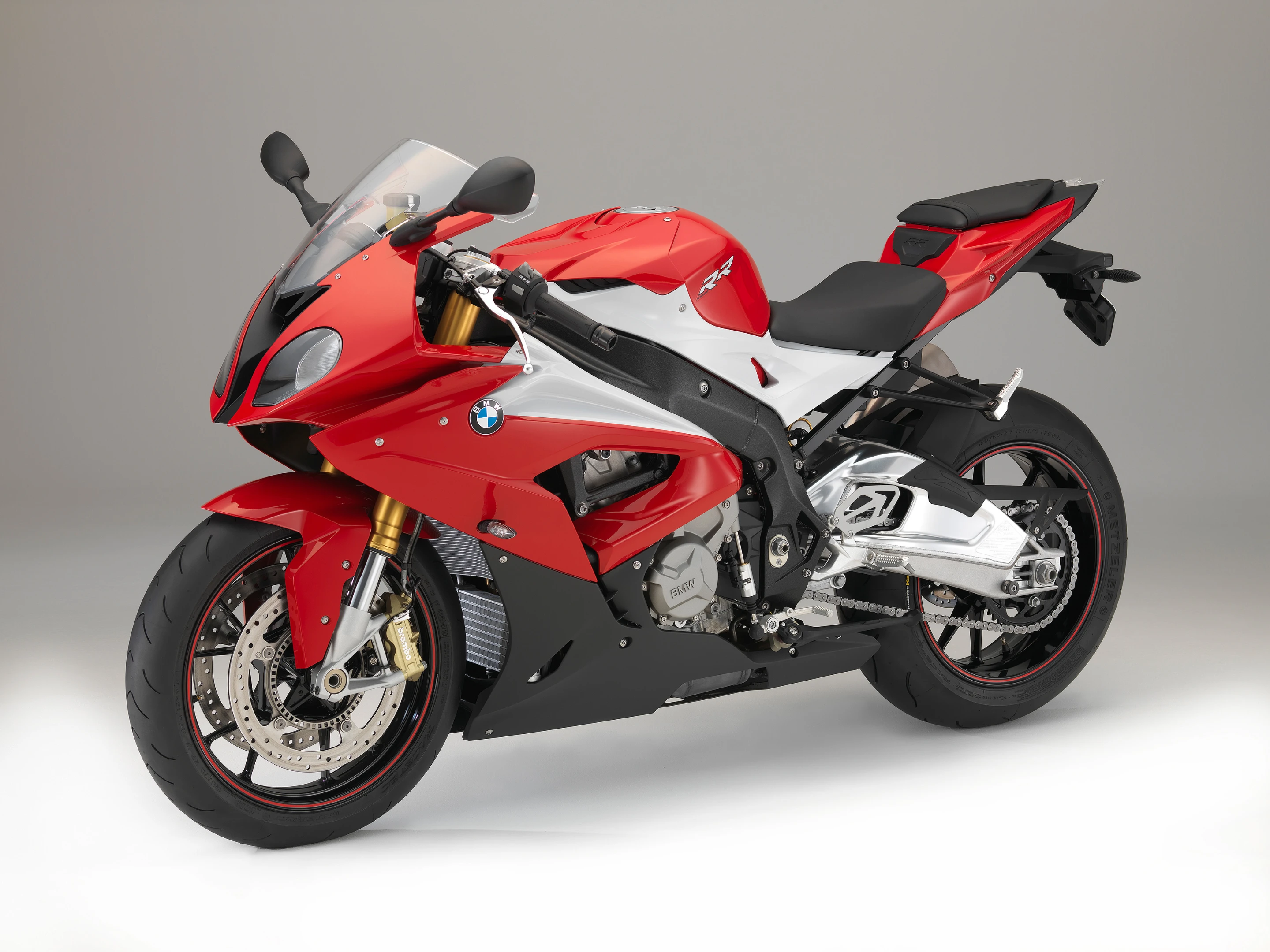 The 2015 BMW S1000RR in red/black