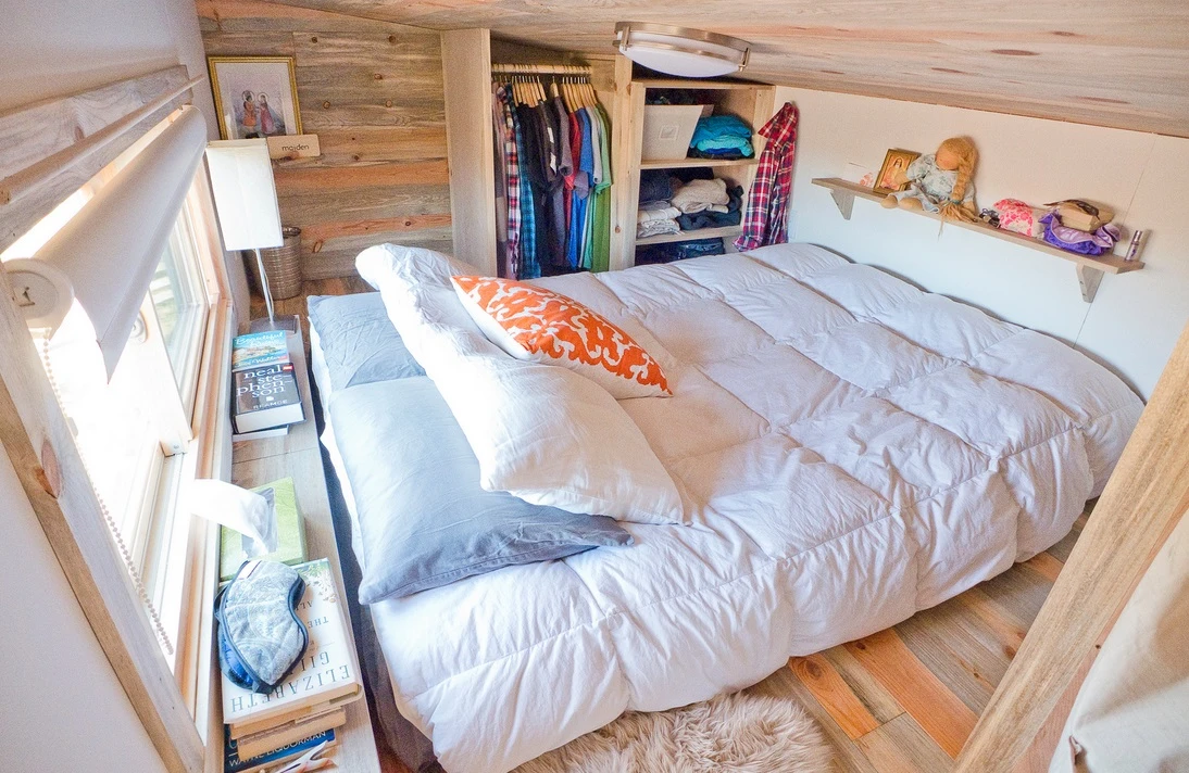 Elevated sleeping quarters