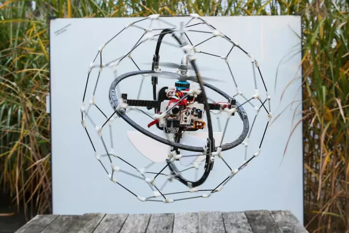 The Gimball bounces off, rather than avoids obstacles