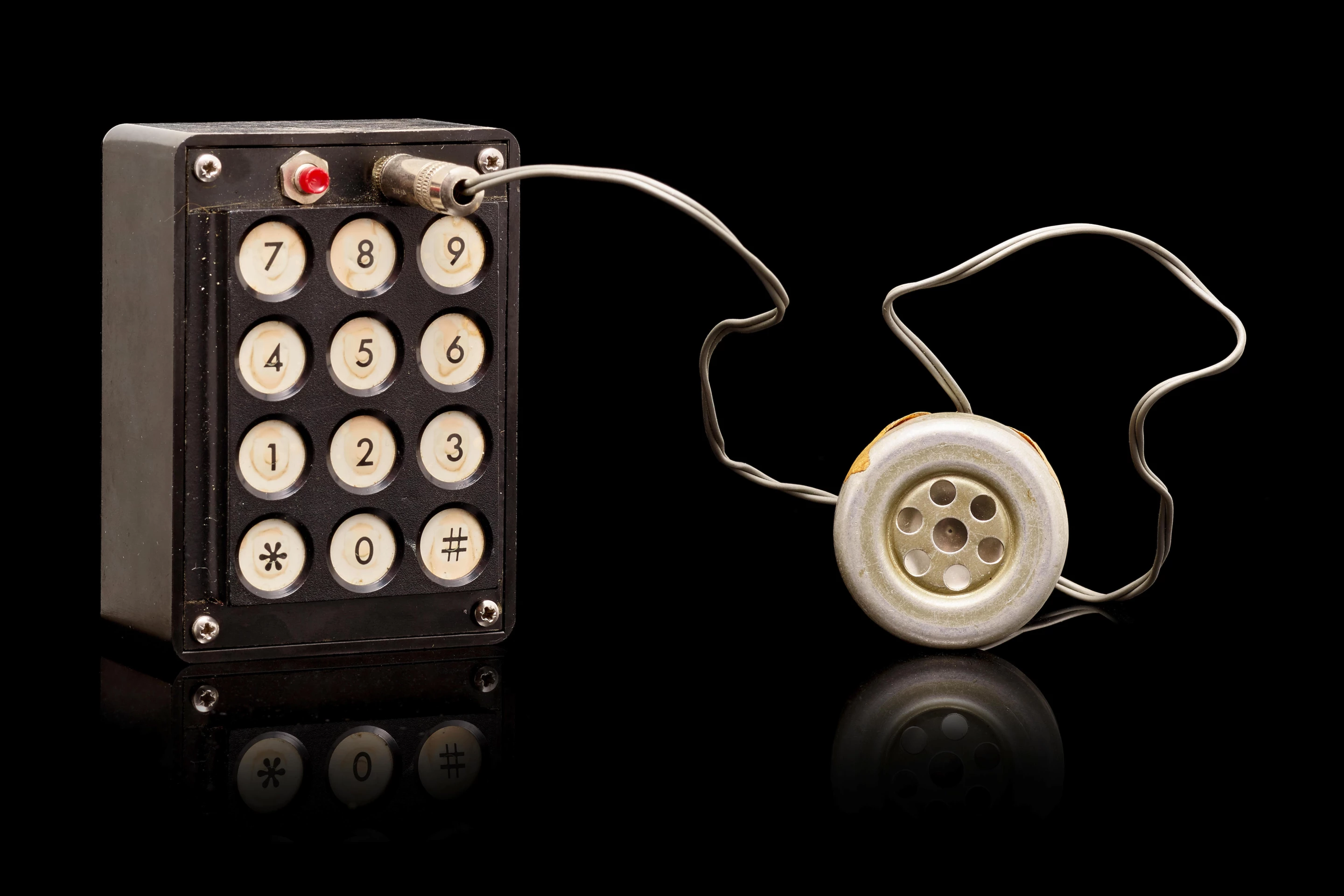 The only complete Wozniak-Jobs blue box to have been to public auction was sold for $125,000 in 2017