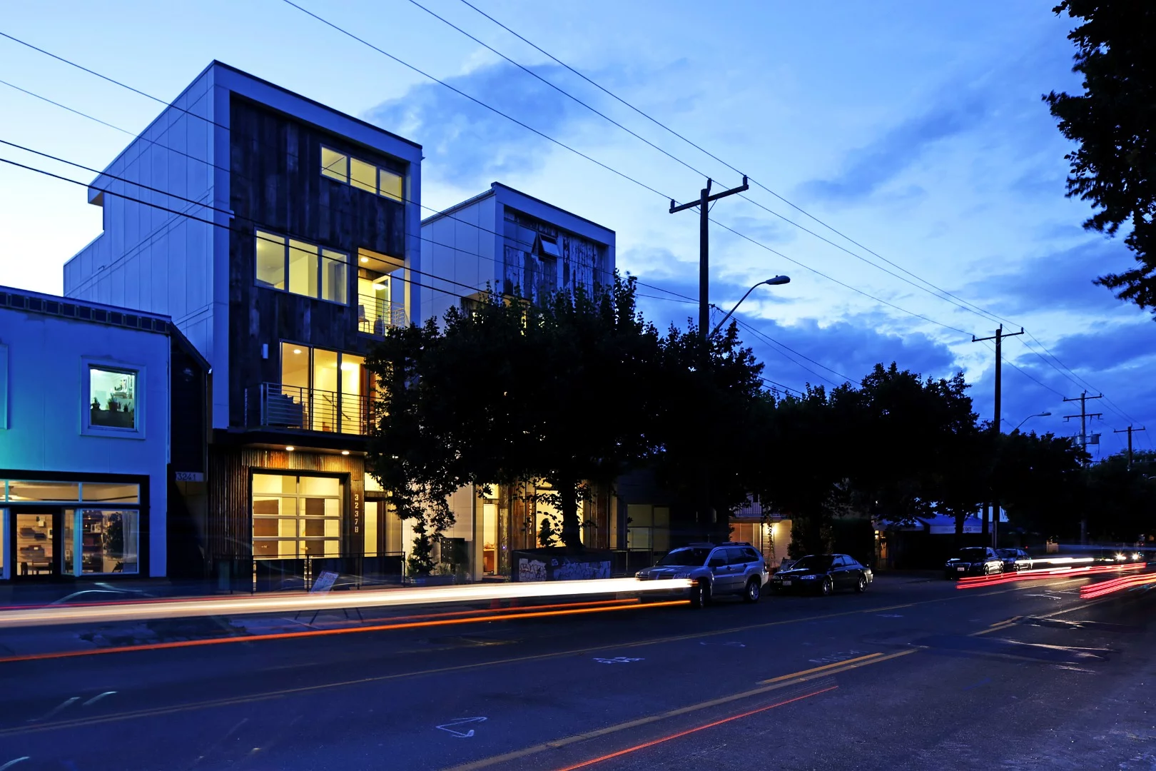 Dwell says that the Live/Work units "offer an alternative to traditional mixed-use spaces and the opportunity to live more sustainably"