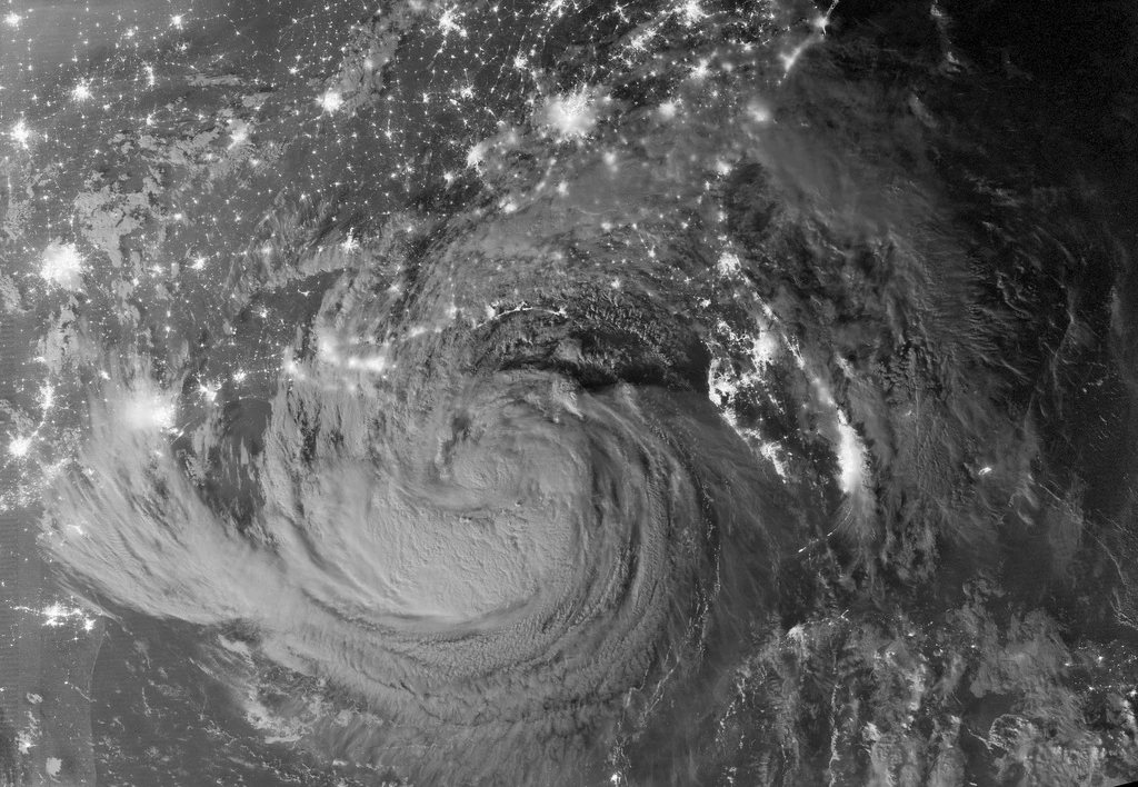 August 28, 2012: Nighttime view of Tropical Storm Isaac and the cities near the Gulf Coast of the United States (Image: NASA Earth Observatory by Jesse Allen and Robert Simmon, using VIIRS Day Night Band data)