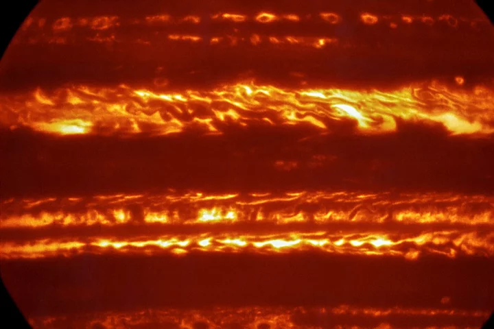 This portion of a composite (seen in its entirety below) was made by selecting the best images from thousands of snapshots taken by the VISIR instrument attached to the Very Large Telescope in Chile