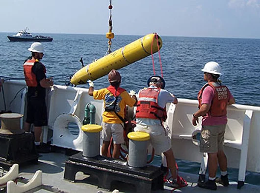 The Gulper is lowered into the Gulf of Mexico from NOAA's research Vessel Gordon Gunter (Image: Yanwu Zhang/MBARI)