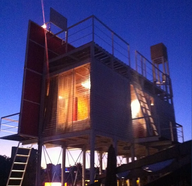 One side of the home is made of transparent material fitted with a curtain