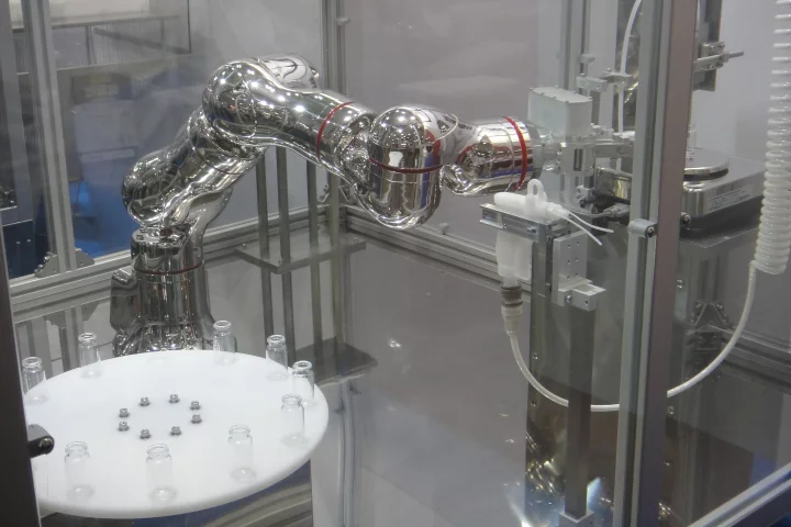 Kawasaki Heavy Industries' MSR05 arm at Interphex Japan