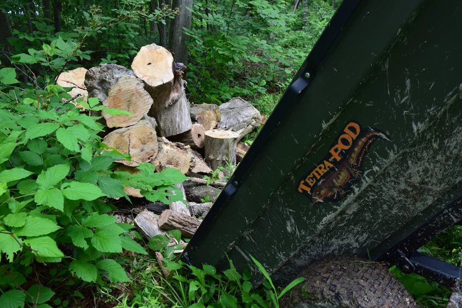 The driver can tilt the trailer tub to dump the load