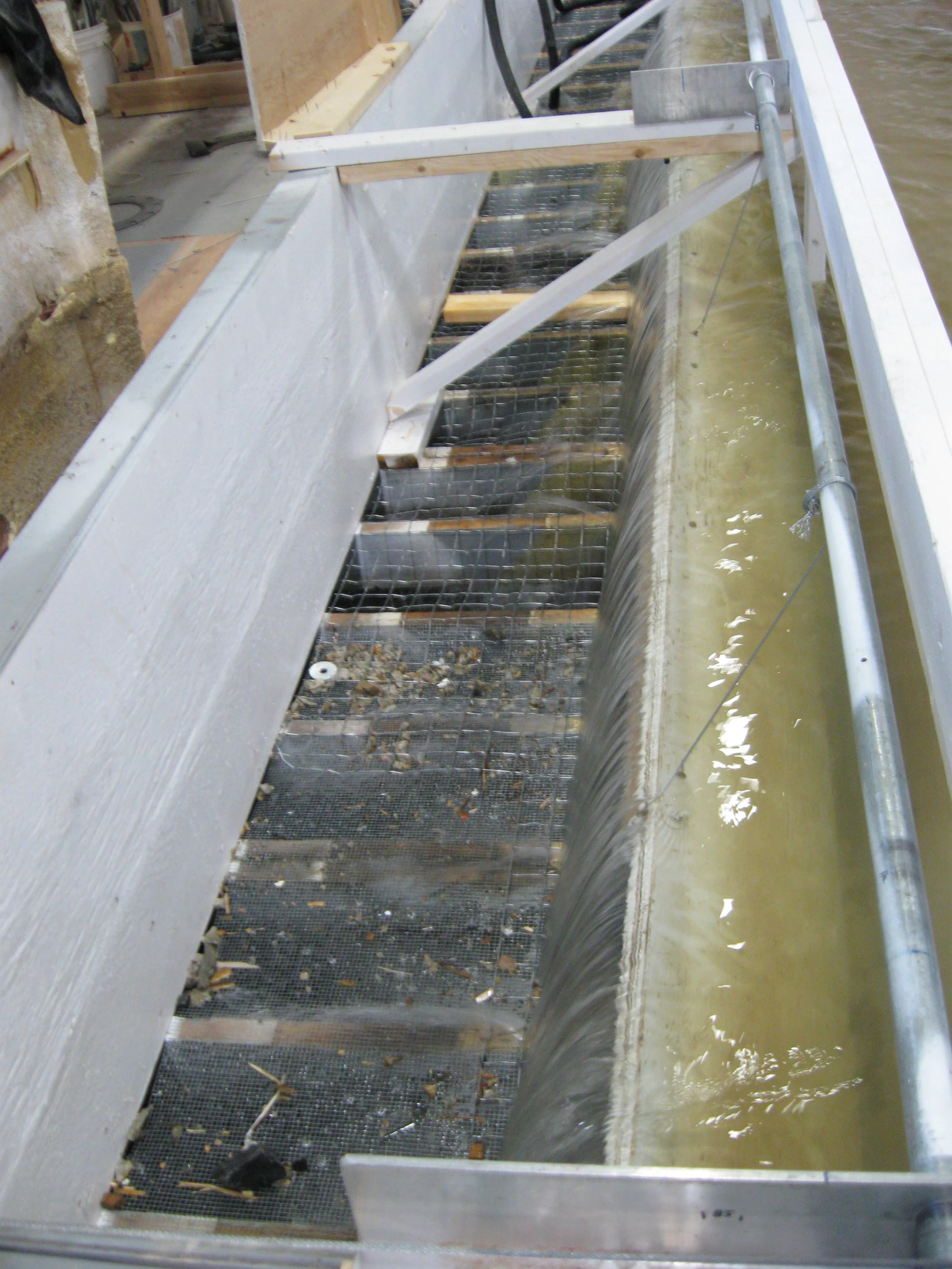 The intake at the end of the model, where the water is taken up for recirculation back to the top (Photo: Gizmag)