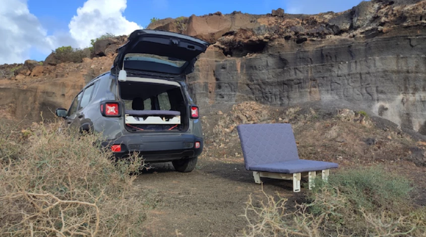 The MiniB kit components build up several different pieces of camping furniture, including indoor and outdoor sofas, a bed and an outdoor dining set