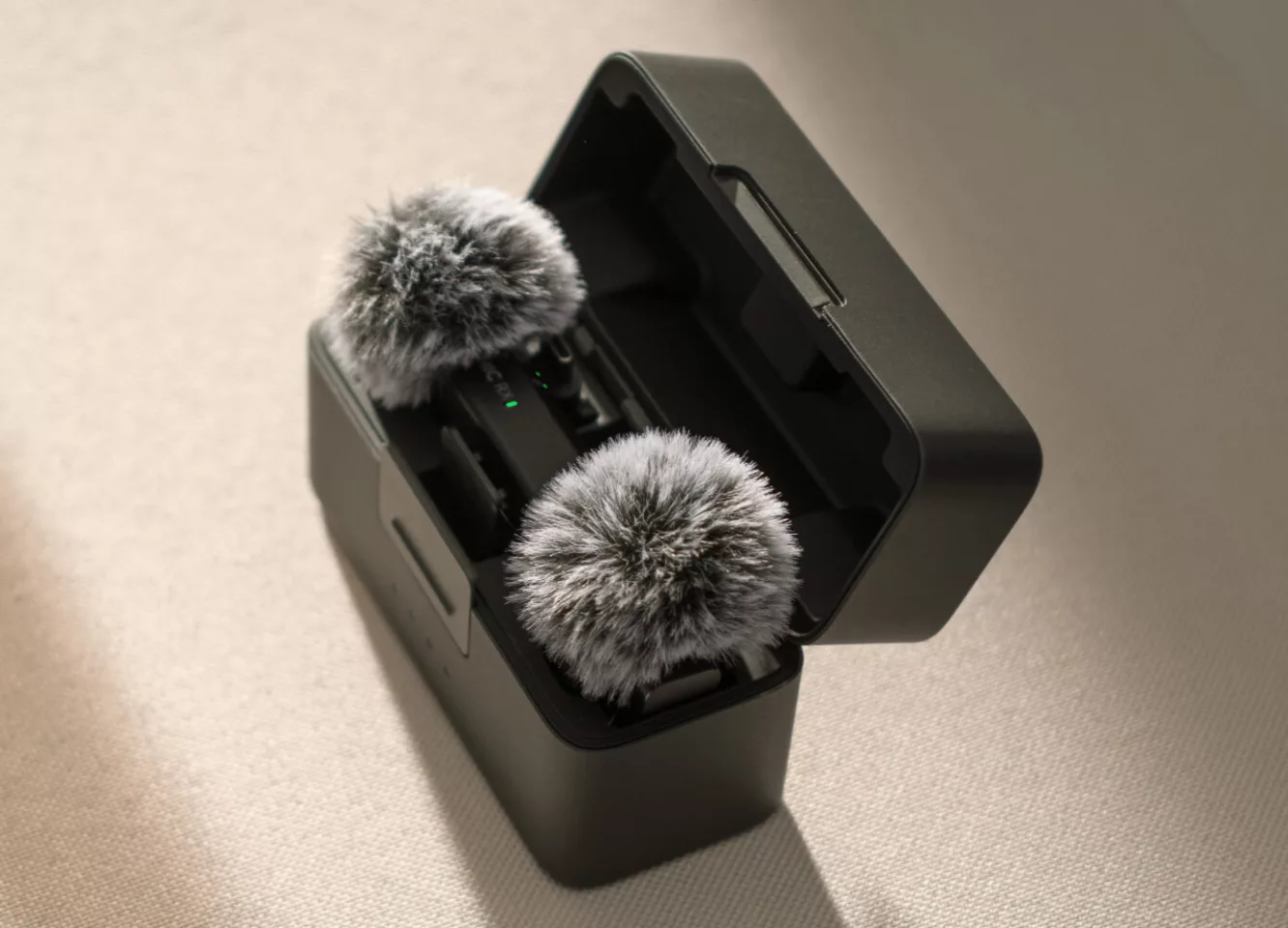 The Mic Mini is one of the smallest wireless mics out there that ticks most boxes you’d expect from a wireless mic in today’s times … with a tiny form factor