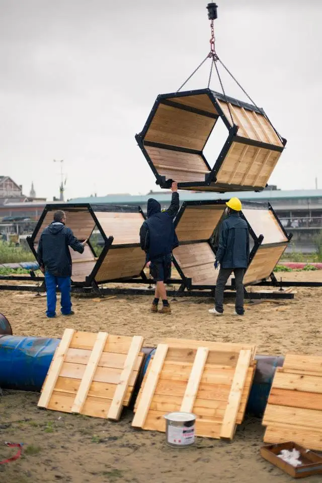 The B-And-Bee being installed at Belgium's Gentse Feesten festival (Photo: B-And-Bee)