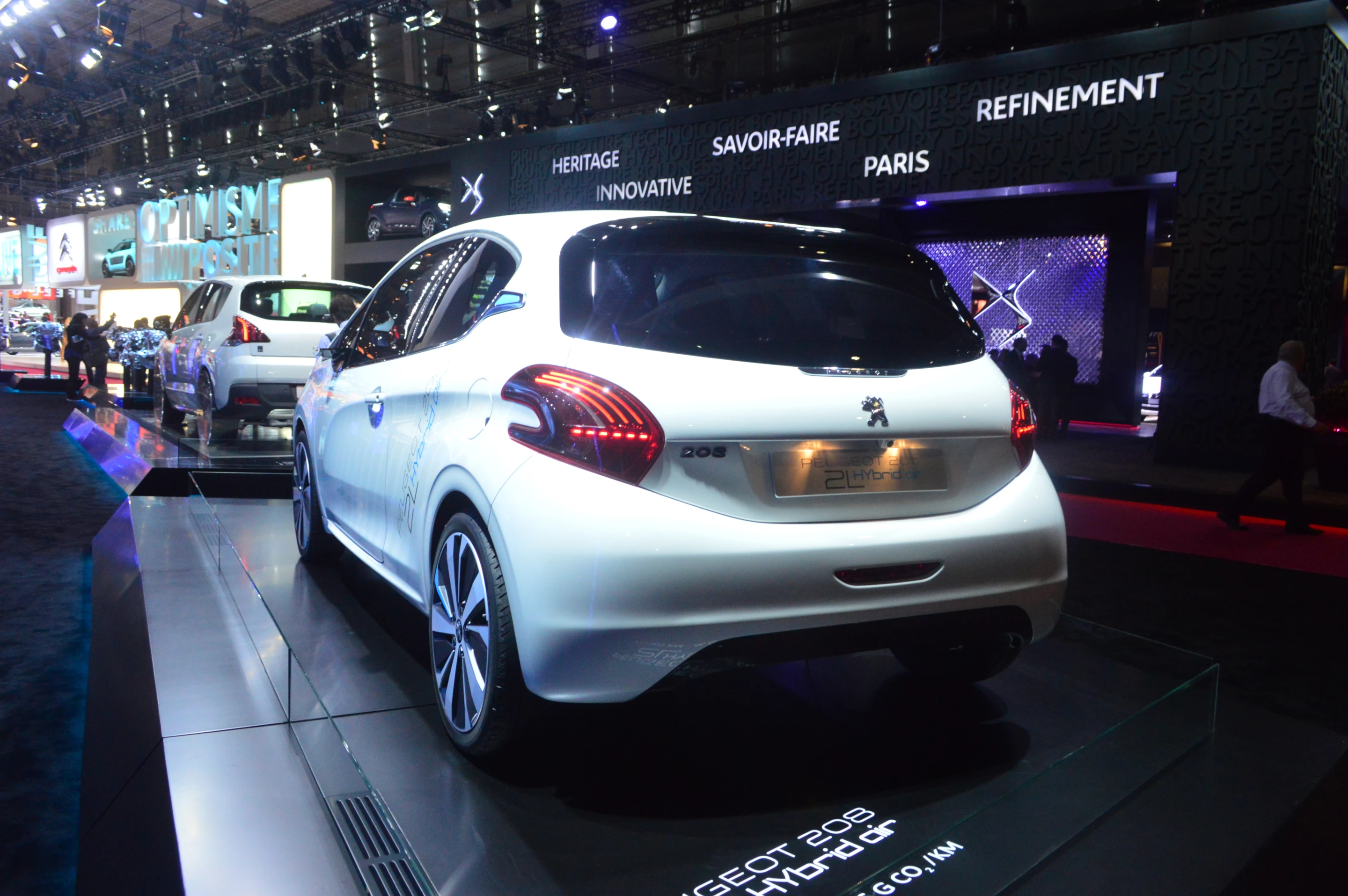 Peugeot estimates the 208 Hybrid Air's fuel economy at 2L/100 km (81 mpg) (Photo: C.C. Weiss/Gizmag)