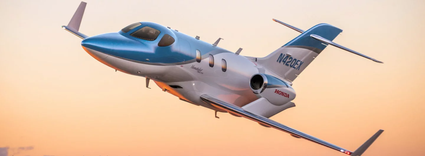 The HondaJet Elite will come in three color variants: Ice Blue, Ruby Red and Monarch Orange