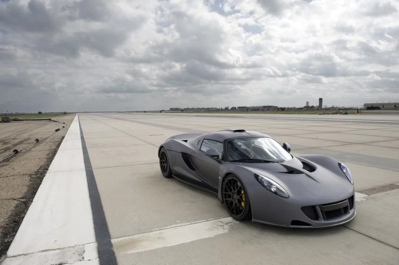 Hennessey also reports a top speed of 278 mph (447.5 km/h) for the Venom GT, on a longer track
