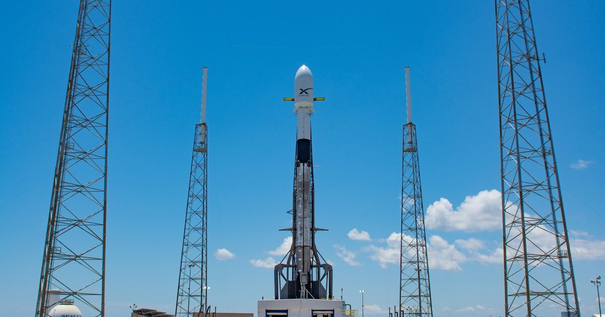 SpaceX launches first bunch of satellites for its Starlink mega ...