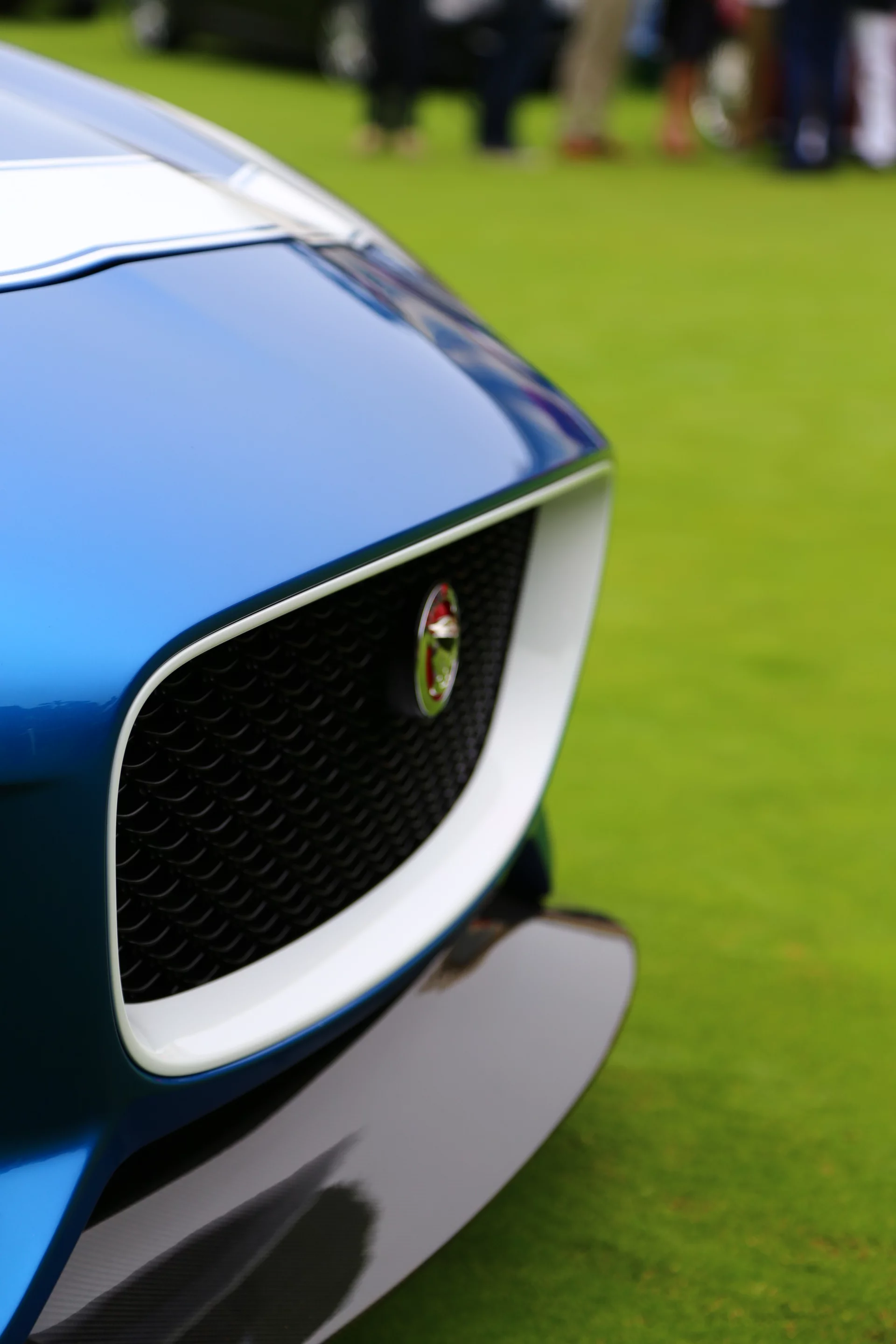 Jaguar Project 7 uses the F-Type's 550-hp supercharged 5.0-liter V8 and an 8-speed ZF gearbox to get about (Photo: Angus MacKenzie/Gizmag.com)