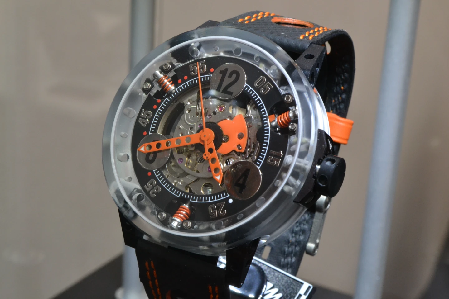 The RG-46-MK's floating 2824-2 movement is maintained by six shock absorbers